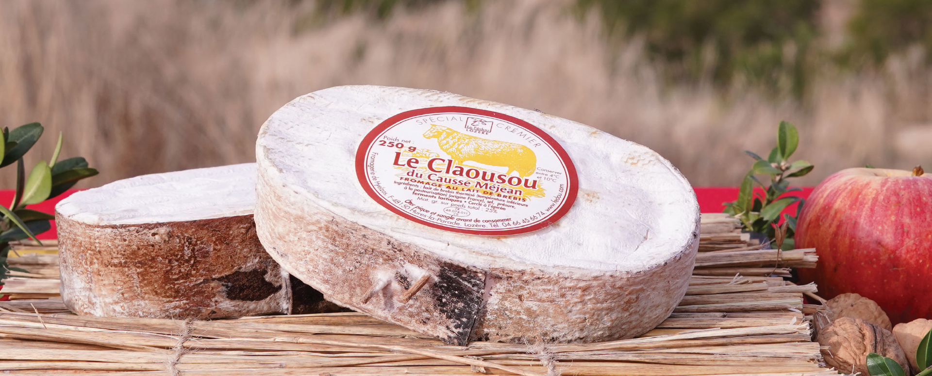 Le Claousou fromage au lait de brebis cerclé d'épicéa du causse Méjean.